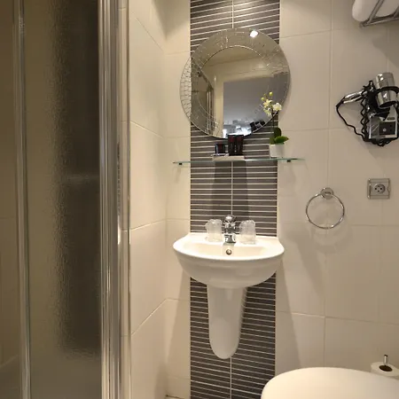 Hotel Arc De Triomphe Parigi