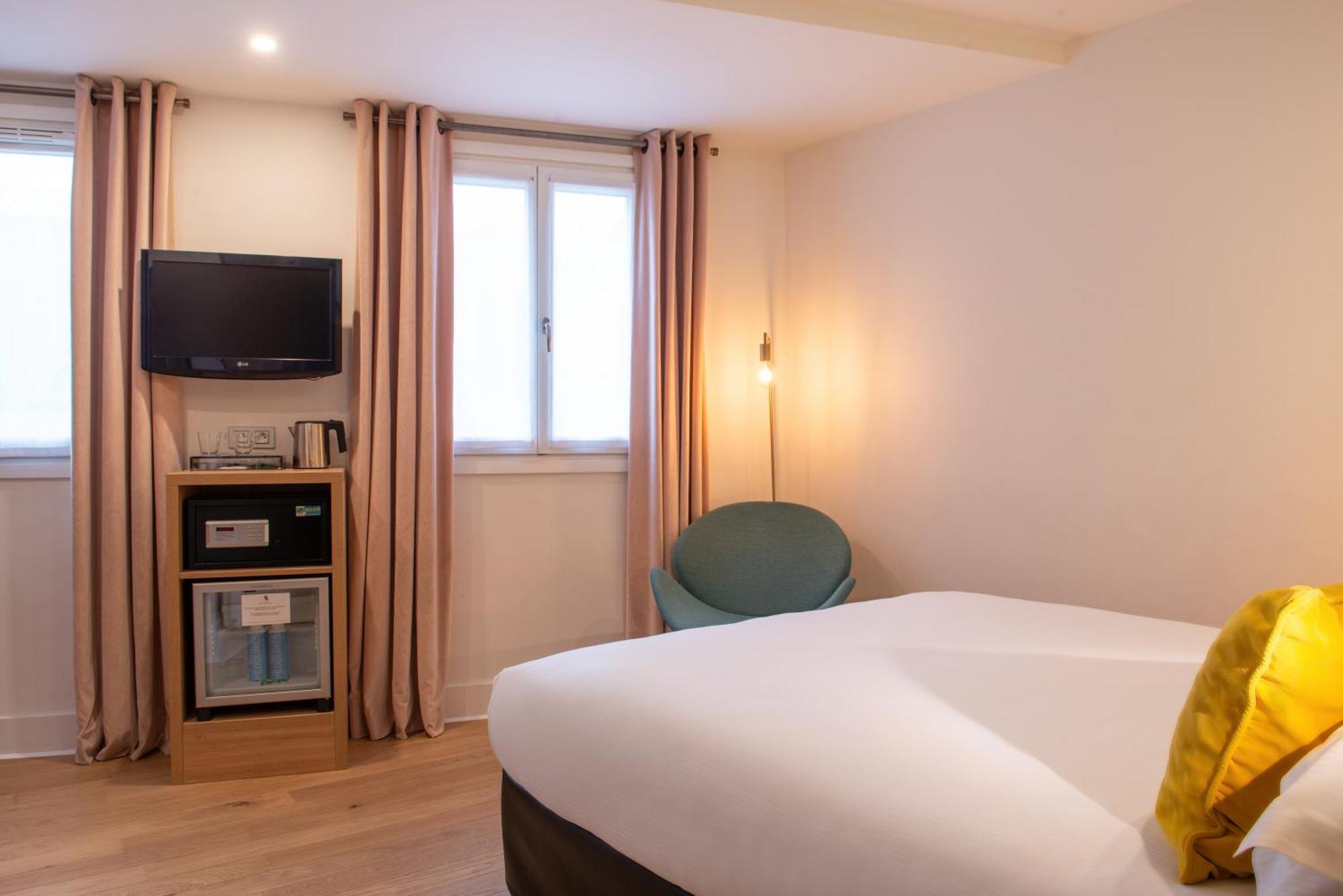 Arc De Triomphe Hotel 3*