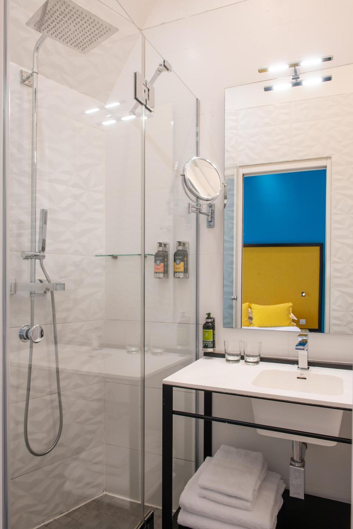 Arc De Triomphe Hotel