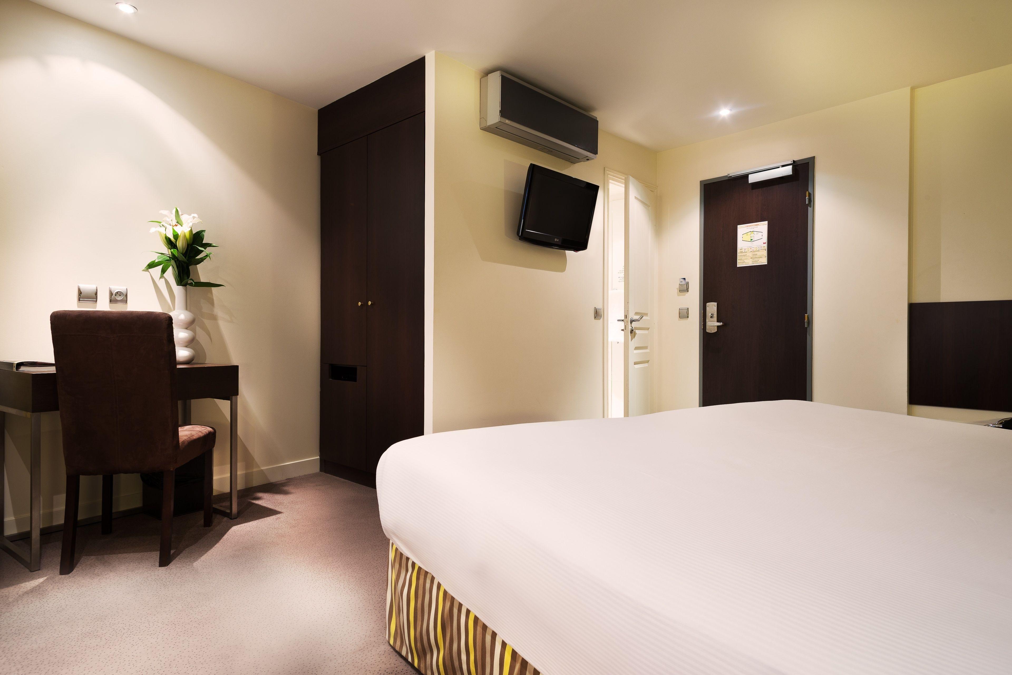 Hotel Arc De Triomphe Paris