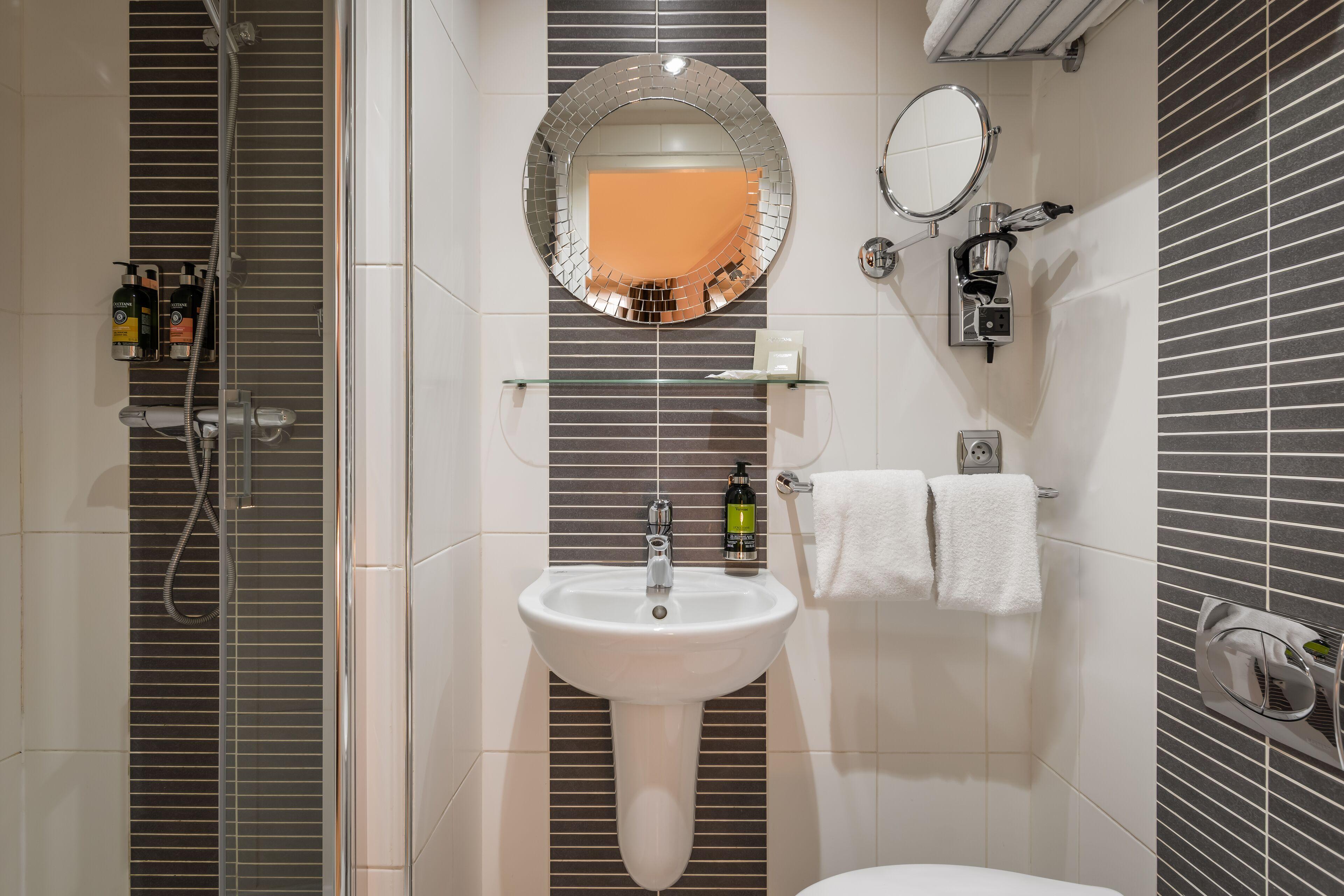 Hotel Arc De Triomphe