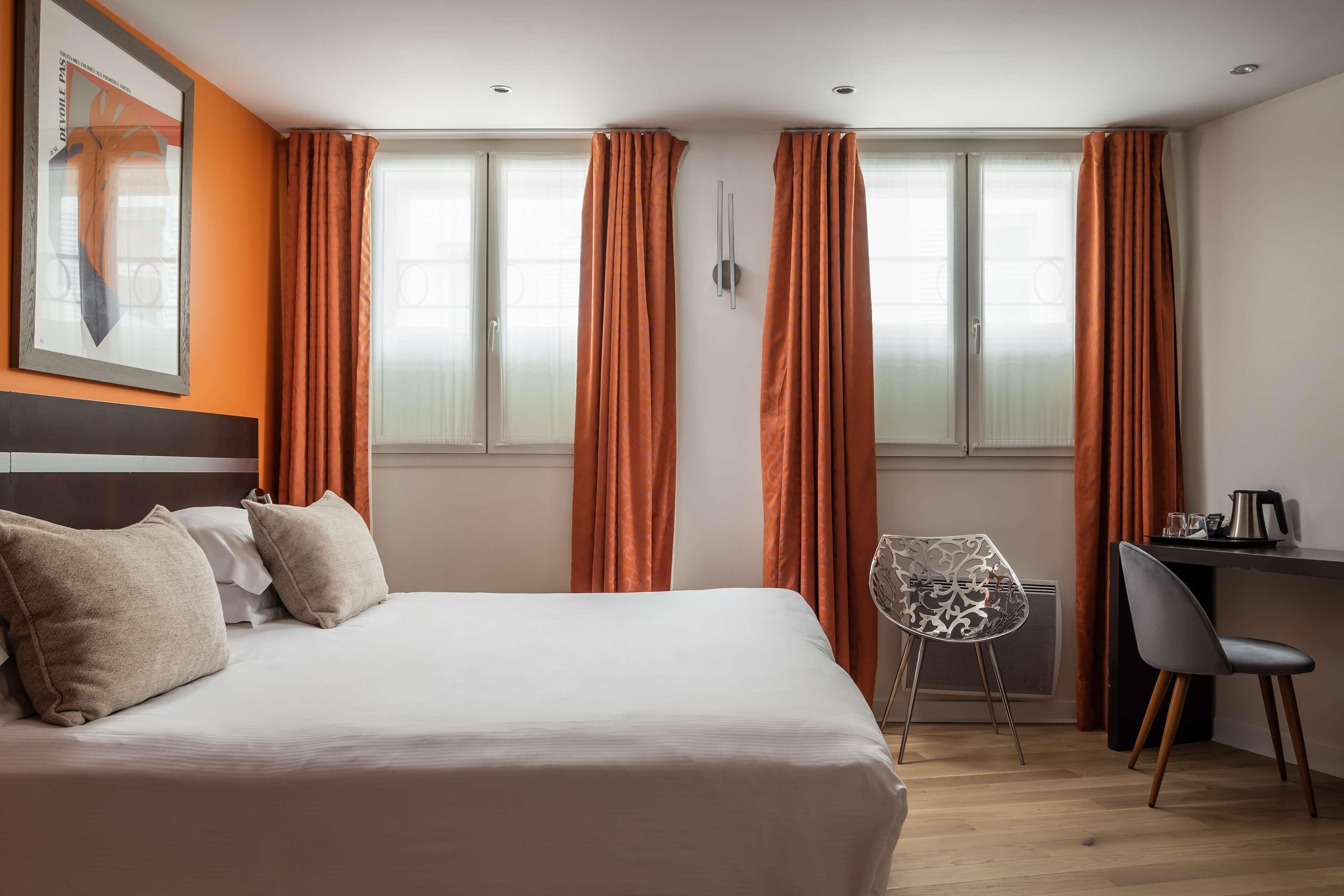 Arc De Triomphe Hotel 3*