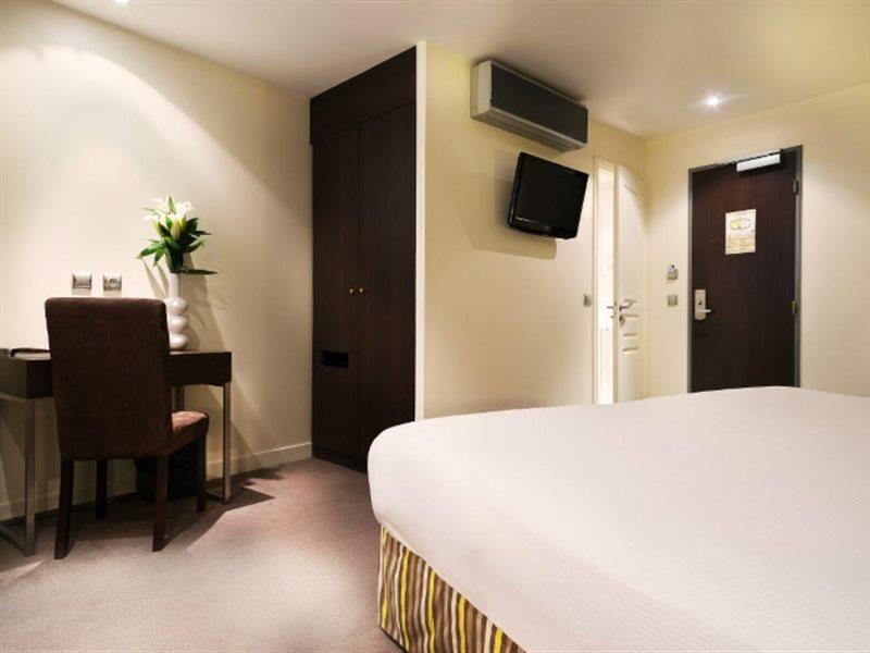 Hotel Arc De Triomphe 3*