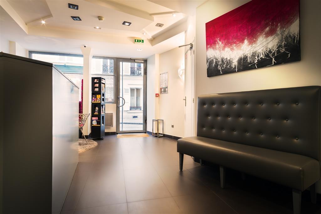 Arc De Triomphe Hotel 3*