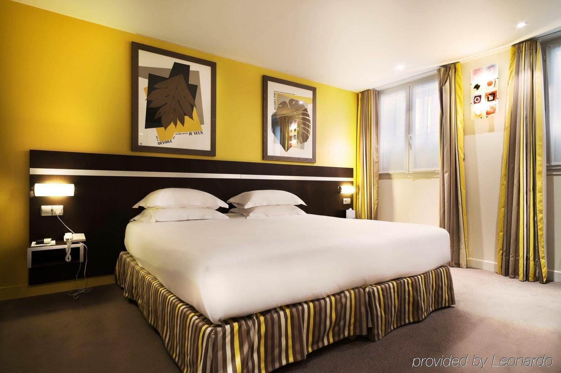 Arc De Triomphe Paris